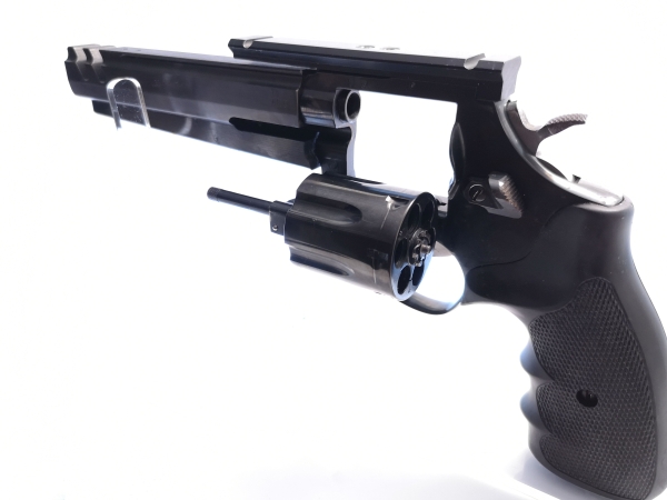 Revolver Taurus - Mod. 66 - Note 3  - angebrachte Weaverschiene für Zieloptikaufnahme / breites Abzugszüngel /eingefräster Mündungsfeuerdämpfer / angebrachtes Laufgewicht / massiver Lauf