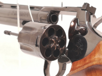 Revolver Colt - Python - Note 1  - sport-match Visierung, 6" Lauf, ergonomischer Holzgriff mit Fungermulden und Punzierung Rechtsgriff, getunter Abzug (ohen Vorweg) leichter Druckpunkt, 