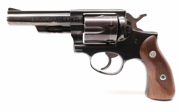 Revolver Ruger - Speed-Six - Note 2  - relativ leichter 4" Revolver, silberfarbener Hahn und Abzugszüngel, äußerst handlich
