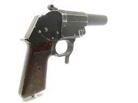 Signalpistole Sportwaffen Suhl - LP1 (1001) - Note 3  - Suhler Signalpistole, Sammlernachlass, 1001, für Kal. 4 Leuchtmunition, Lauf und Waffe im Zustand 3-, aber altersbedingt, ansonsten technisch einwandfrei, Öffnungsmechanismus am Abzugsbügel, Bakelit-