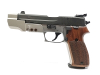 halbautomatische Pistole SIG Sauer - P220 S - Note 2  - schöne Sportpistole von Sig Sauer im Kal. 45 Auto, mit LPA-Visierung, Laufgewicht (montiert), Holzgriffschalen f. beidhändige Nutzung, Bi-Color-Design, Kimme mit weißer Markierung, 150mm Lauf (6"), s