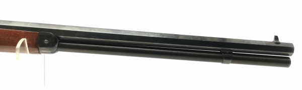 Unterhebelrepetierbüchse Hege-Uberti - 73 Sporting Rifle - Note 2  - Unterhebelrepetierbüchse im Kal. .357Mag., mit Röhrenmagazin, stahlgebläutem System und Metallschaftkappe, guter optischer Zustand, Achtkantlauf, Schiebekimme, "Bügelsicherung" (Abschlag