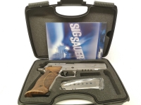 halbautomatische Pistole SIG Sauer - P220 S X-Six - Note 1  - SigSauer P220 X-Six, deutsche Fertigung, sehr guter, gepflegter Zustand, 6" Lauf, KN-Holzgriffschalen, Abzug mit Vorweg, verstellbare Kimme in Seite und Höhe, wechselbares Korn, Picatinny-Schie