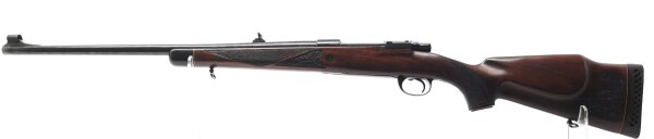 Repetierb&uuml;chse Zastava - 98er System - Note 1  - Unikatwaffe von Zastava im Kal. 458WinMag., Unikat durch prof. Schaftverschneidungen am Holzschaft, jagdliche Motive, offene Visierung mit Kimme und Korn, Aufnahmeschrauben auf dem System f&uuml;r Zastava-Basen 