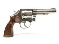 Revolver Smith & Wesson - 64-3 - Note 2  - f&uuml;hriger Revolver f. Fangschu&szlig; oder auch zum sportlichen Schie&szlig;en, 4" Lauf (100mm), stainless, Holzgriffschalen f. beidh&auml;ndige Nutzung, Korn vom Vorbesitzer farblich markiert, Visierung &uuml;ber Rahmen und Korn, Kal.