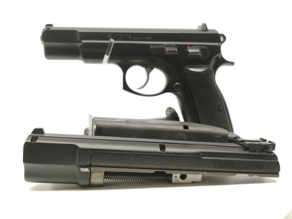 halbautomatische Pistole ZBROJOVKA BRNO - M75 - Note 2  - Sportpistolen-SET für Einsteiger & Forgeschrittene, CZ Modellreihe 75, im Set mit passendem Wechselsystem "Kadet" im Kal. .22lr., fast in jedem Schützenverein zu finden, 4" Lauf, orig. Kunststoffgr