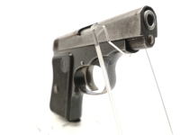 halbautomatische Pistole CZ Uhersky Brod - Mod. 92 - Note 3  - tschechische Taschenpistole CZ Mod. 92 aus Sammlungsaufl&ouml;sung im Kal. 6,35mm Browning, mit schwarzen Bakelitgriffschalen, Steckmagazin, verstecktem Hahn, Br&uuml;nierung leicht berieben, sonst tech