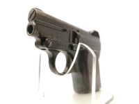 halbautomatische Pistole Steyr - Pieper 1909 - Note 3  - STEYR Pieper Patent im Kal. 6,35mm Browning aus Sammlungsaufl&ouml;sung, mit Beschusszeichen Wien, Zustand altersbedingt Note 3, technisch in Ordnung, leichte Rostn&auml;rbchen &auml;u&szlig;erlich erkennbar, Bakelitgri