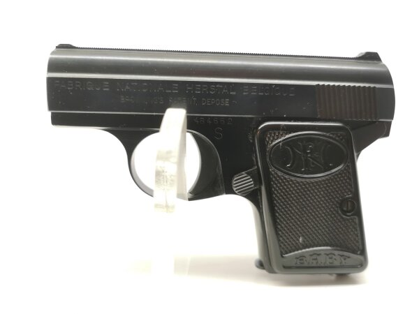 halbautomatische Pistole FN - Baby - Note 2  - belgische "Baby"-Taschenpistole mit Bakelitgriffschalen, Kal. 6,35mm Browning, Bakelitgriffschalen mit FN Logo plus Schriftzug "Baby", linksseitige Sicherung, Steckmagazin, optisch und technisch im gutem gepf