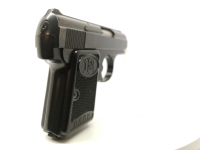 halbautomatische Pistole FN - Baby - Note 2  - belgische "Baby"-Taschenpistole mit Bakelitgriffschalen, Kal. 6,35mm Browning, Bakelitgriffschalen mit FN Logo plus Schriftzug "Baby", linksseitige Sicherung, Steckmagazin, optisch und technisch im gutem gepf