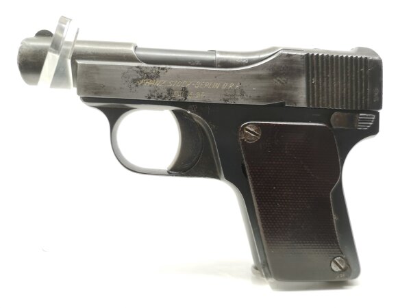 halbautomatische Pistole Stock - Taschenpistole - Note 3  - sch&ouml;ne, seltene Taschenpistole von Franz Stock Berlin im Kaliber 6,35mm Browning, Zustand gesamt Note 2,5 - 3, technisch einwandfrei, optisch am Schlitten leichte Rostn&auml;rbchen (siehe Bilder), Lau