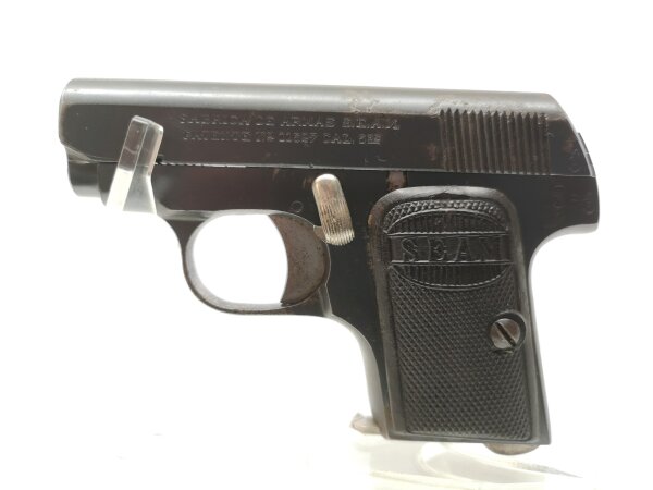 halbautomatische Pistole SEAM - ohne - Note 3  - spanische Taschenpistole im Kal. 6,35mm Browning, aus Sammlungsaufl&ouml;sung, Bakelitgriffst&uuml;cke, Steckmagazin, altersbedingter Zustand Note 3 (leichte &auml;u&szlig;erliche Rostn&auml;rbchenbildung), technisch in Ordnung, f&uuml;r