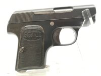 halbautomatische Pistole SEAM - ohne - Note 3  - spanische Taschenpistole im Kal. 6,35mm Browning, aus Sammlungsaufl&ouml;sung, Bakelitgriffst&uuml;cke, Steckmagazin, altersbedingter Zustand Note 3 (leichte &auml;u&szlig;erliche Rostn&auml;rbchenbildung), technisch in Ordnung, f&uuml;r