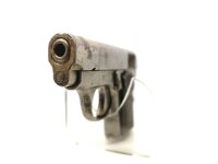 halbautomatische Pistole ohne - Superior - Note 4  - Superior Taschenpistole, optisch im mangelhaften Zustand, aber selten, technisch einwandfrei, silberfarben mit schwarzen Superior-Bakelitgriffschalen, Sicherungshebel, Steckmagazin, nur f&uuml;r Sammler, H&auml;n