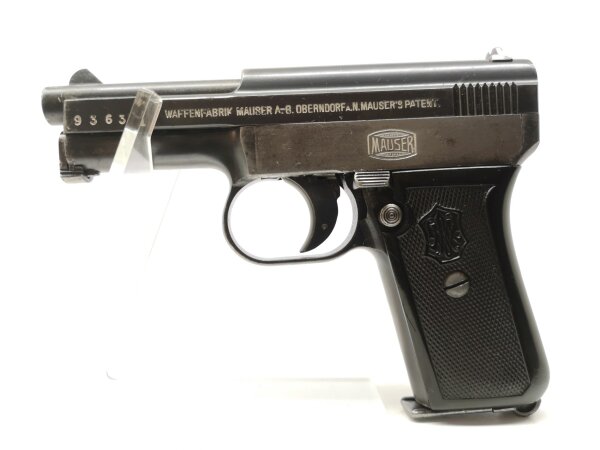 halbautomatische Pistole Mauser - 1910/14 - Note 3  - Mauser Taschenpistole Mod. 1910/14 im Kal. 6,35mm Browning aus Sammlungsaufl&ouml;sung, Waffe mit leichten Rostn&auml;rbchen am Griffst&uuml;ck, mit Bakelitgriffschalen, Beschriftung wei&szlig; ausgelegt, Waffe im altersty