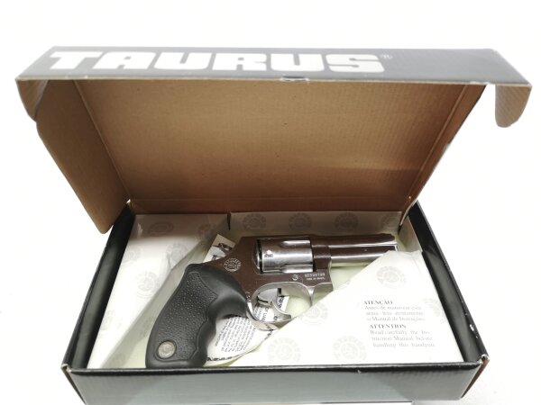 Revolver Taurus - 606 - Note 2  - kurzer 3" Fangschu&szlig;revolver, Laufl&auml;nge 75mm, silber gl&auml;nzend mit Gummigriffschalen samt Fingermulden, beidh&auml;ndig nutzbar, 6-Schuss-Trommel, breiter Hahn, ideal als Fangschusswaffe, Visierung &uuml;ber in den Rahmen eingelassen