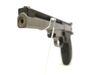 halbautomatische Pistole Smith & Wesson - 22 S - Note 2  - KK-Sportpistole mit massivem 145mm langem Lauf aus dem Hause Smith & Wesson, verstellbare Kimme eingelassen in einer Picatinnyschiene, Steckmagazin, Kunststoffgriffschalen f. beidh&auml;ndige Nutzung, 