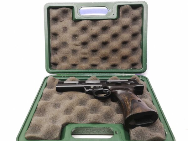 halbautomatische Pistole Smith & Wesson - 22A Target - Note 2  - KK-Sportpistole mit massivem 145mm langem Lauf aus dem Hause Smith & Wesson, verstellbare Kimme eingelassen in einer Picatinnyschiene, Steckmagazin, Schichtholz-Formgriffschalen mit Fingerau