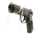 halbautomatische Pistole Baikal - IJ 70 - Note 3  - Makarov aus dem Hause Baikal,  neuerer Bauart, mit verstellbarer Kimme, linksseitiger Sicherung, Baikal-Bakelit Griffschalen, 90mm Laufl&auml;nge, inkl. 2tem Magazin, technisch in Ordung, optisch Note 3 *** v