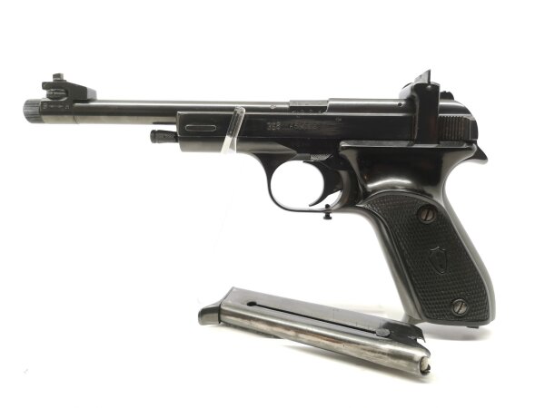 halbautomatische Pistole Margolin - MZM - Note 2  - ideale Einsteiger KK-Pistole, Margolin MZM, Made in Russia, Formgriff f&uuml;r Rechtsh&auml;nder, verstellbares Korn und Kimme, Steckmagazin, 6" Lauf, optischer Zustand Note 2, technisch in Ordnung, inkl. 2tem Mag